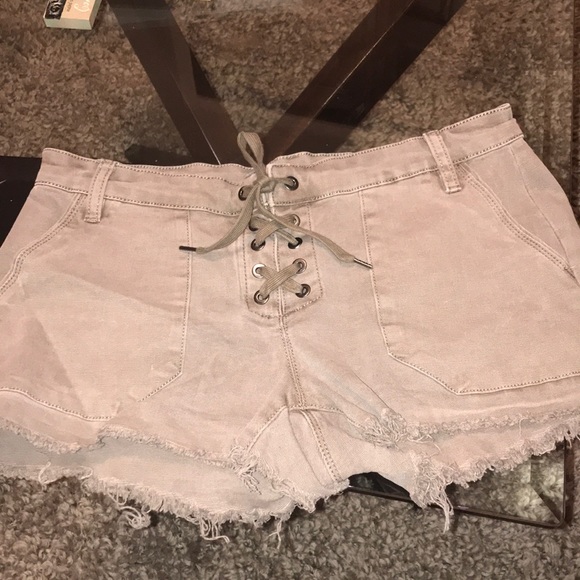 Lace up mid rise shorts - Picture 1 of 7